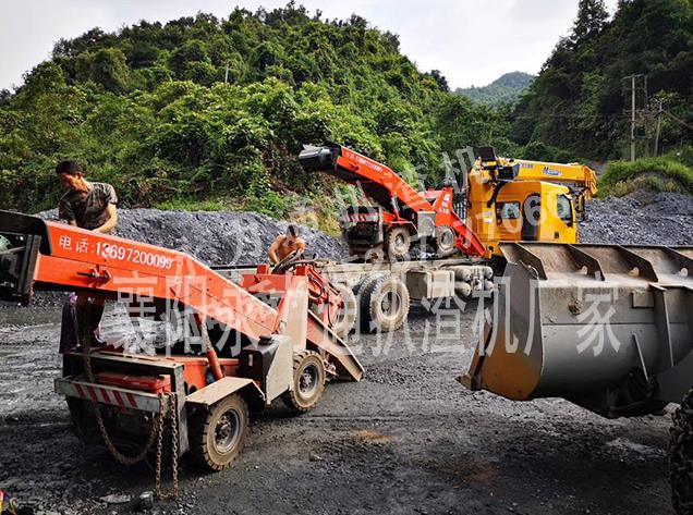 扒渣機作業(yè)5.jpg 扒渣機作業(yè)5.jpg