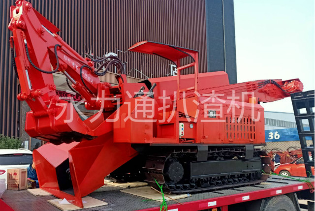 履帶刮板扒渣機(jī).jpg 履帶刮板扒渣機(jī).jpg